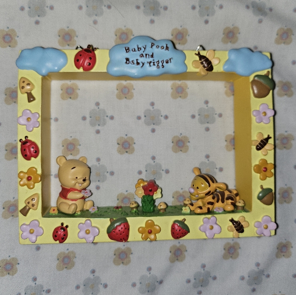 Winnie the pooh wall hanging frame